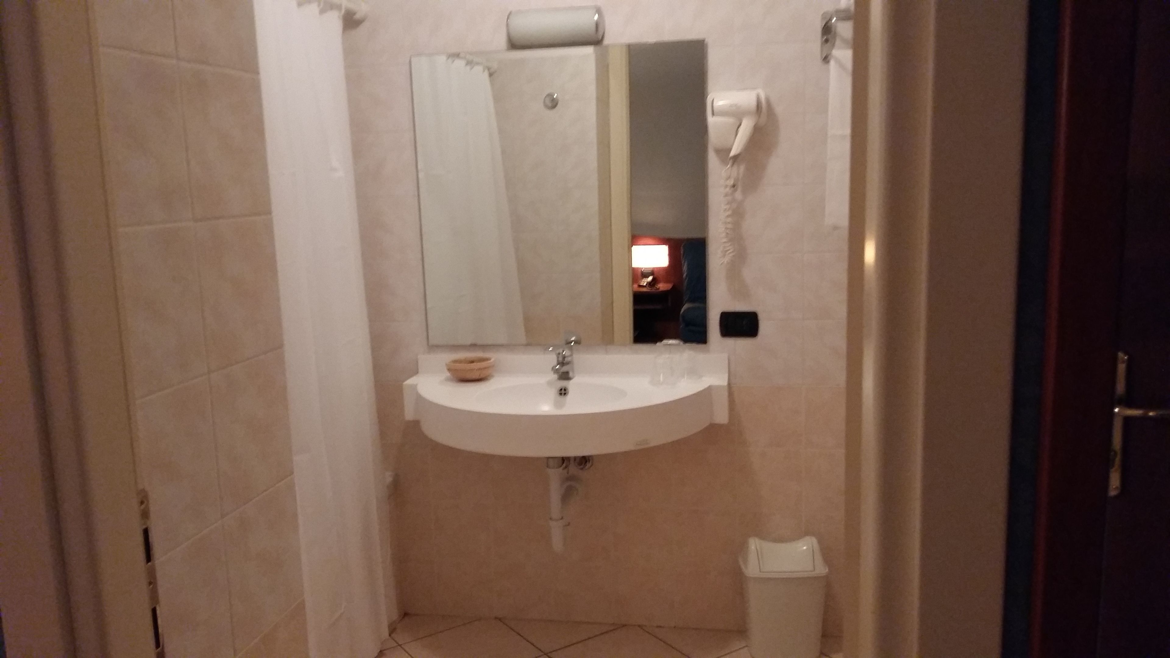 double or twin room | bathroom | shower, rainfall showerhead, free toiletries, hair dryer