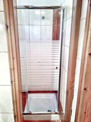 Shower, hair dryer, towels - Nikos Apartments (Sithonia)