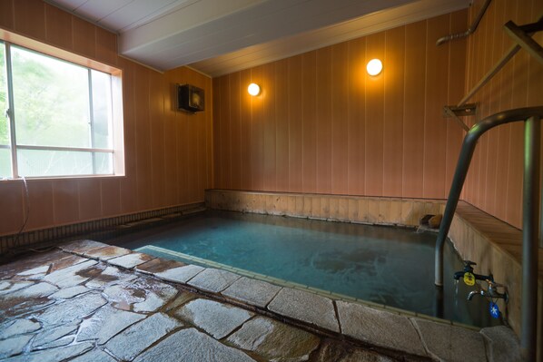 A natural pool - Aspen Shiga (Yamanouchi)