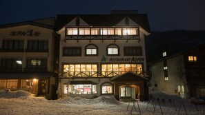 Front of property – evening/night - Aspen Shiga (Yamanouchi)