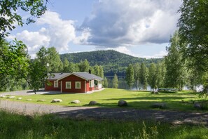 Exterior - Comfortable holiday home in exclusive location, only 150 m to an own beach (Gräsmark)