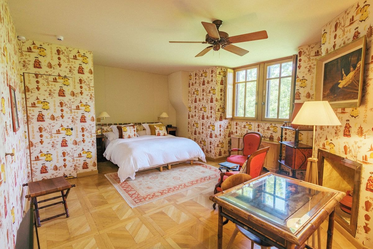 Superior Room (The Chateau)