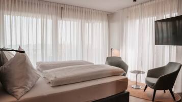 Superior Room | Minibar, in-room safe, desk, free WiFi