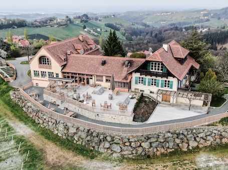 Exterior. Jaglhof