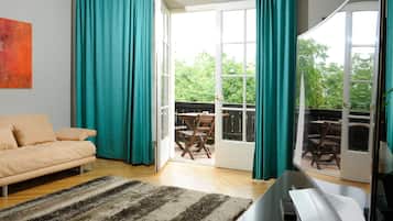 Doppia Deluxe (Weingartenzimmer Deluxe) | Area soggiorno | TV a schermo piatto, pavimenti riscaldati