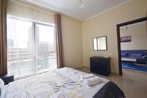 Comfort Apartment, 1 Bedroom | 1 bedroom, in-room safe, iron/ironing board - 1BR Dubai Marina Princes Tower (Dubai)