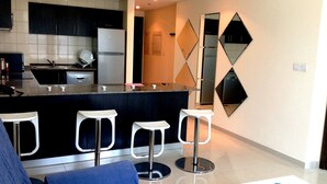 Unclassified image, 3 of 22, button - 1BR Dubai Marina Princes Tower (Dubai)