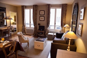 Een televisie en een dvd-speler