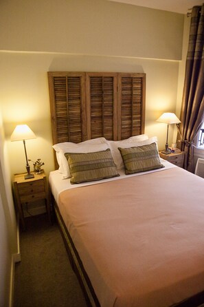 1 chambre, fer et planche à repasser, Wi-Fi gratuit, draps fournis