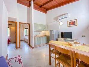 Appartamento, 2 camere da letto | Pasti in camera