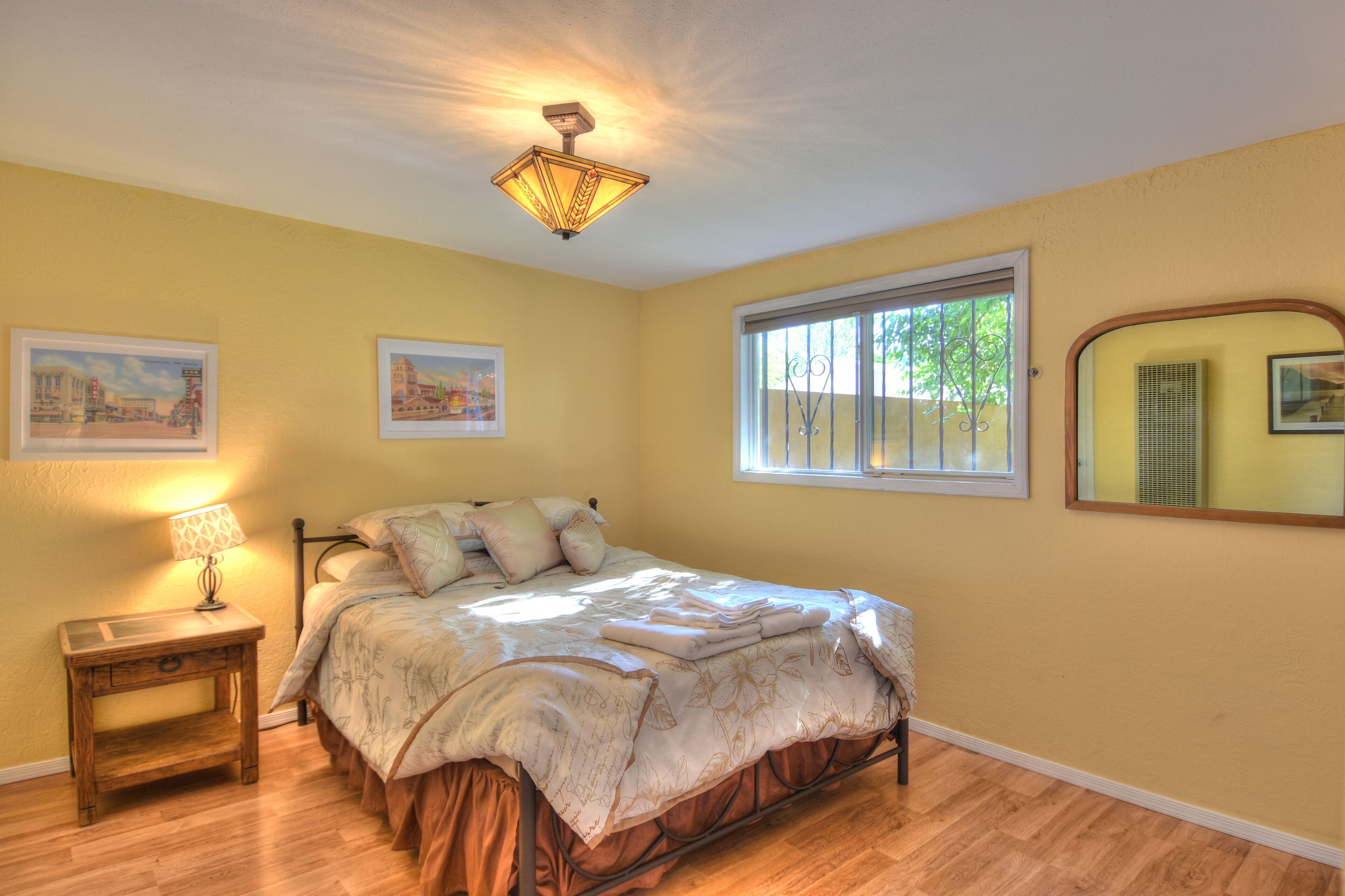 1 bedroom, desk, iron/ironing board, free WiFi