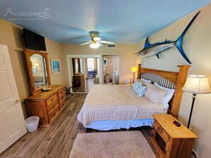 2 bedrooms, internet, bed sheets, wheelchair access