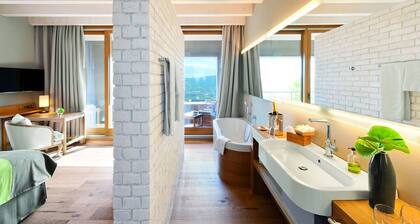 Schlosshotel Steinburg