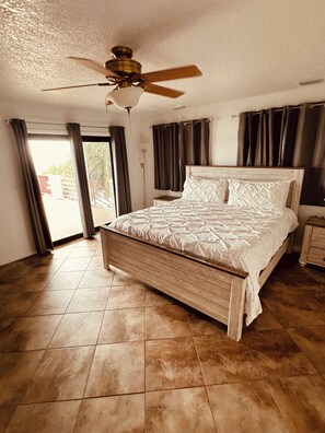 3 bedrooms, WiFi, bed sheets, wheelchair access