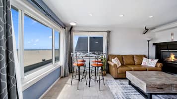 Smart TV, fireplace, DVD player, books