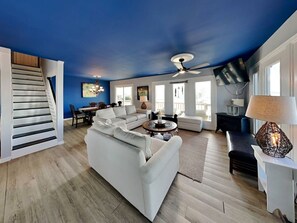 Smart TV, fireplace, DVD player