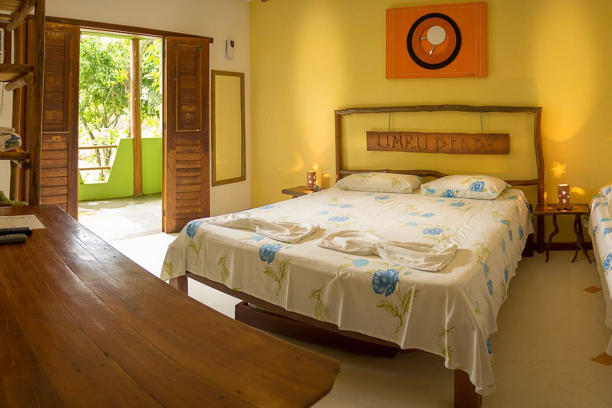 Triple Room | In-room safe, desk, free WiFi