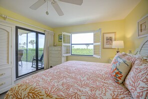 2 bedrooms, iron/ironing board, Internet, bed sheets - 2 bedroom, 2 bath beach front condo, located on West Gulf Drive (Sanibel)