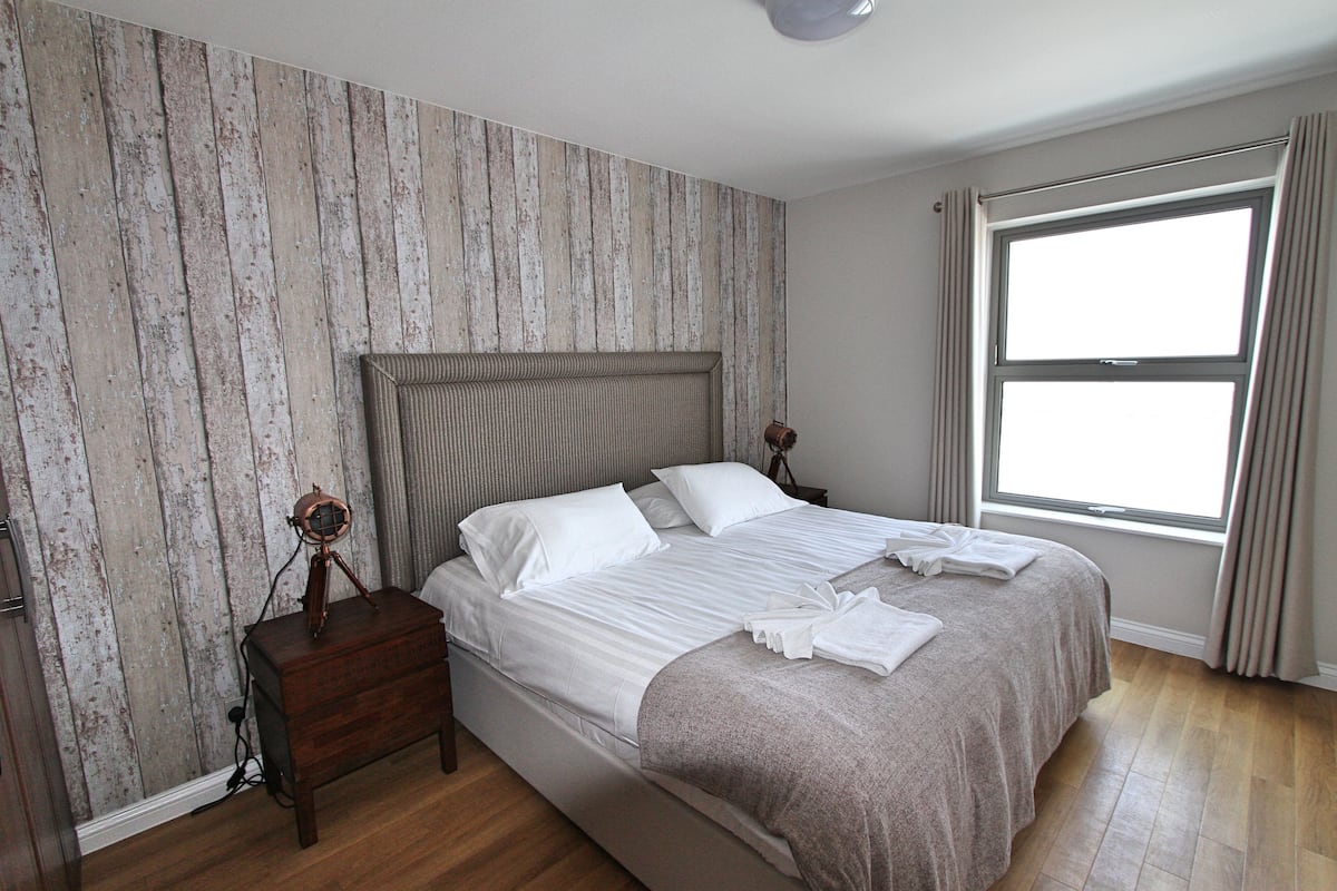 1 bedroom, iron/ironing board, WiFi (free)