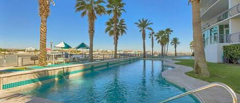 屋内プール、温水プール