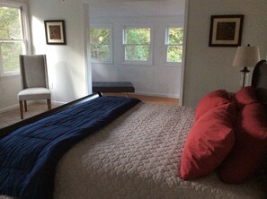 2 bedrooms, desk, iron/ironing board, free WiFi