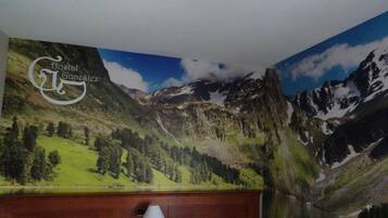 Habitació doble per a ús individual | Bressols gratuïts, llits addicionals, wifi gratuïta i roba de llit