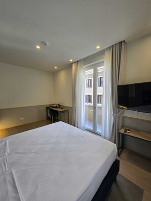 خزنة داخل الغرفة وواي فاي مجانًا وملاءات أسرّة