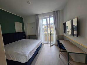 خزنة داخل الغرفة وواي فاي مجانًا وملاءات أسرّة