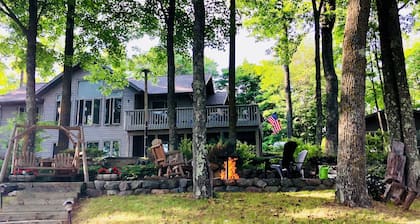 Spacious Northwoods Home -Snowmobiler’s Haven!