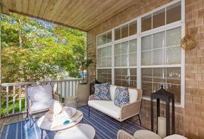 Property grounds - 2026 SUMMER DISCOUNTS! Book Early to receive a 5% discount on monthly rentals! (East Hampton)