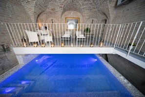 Sauna, bain à remous, massages
