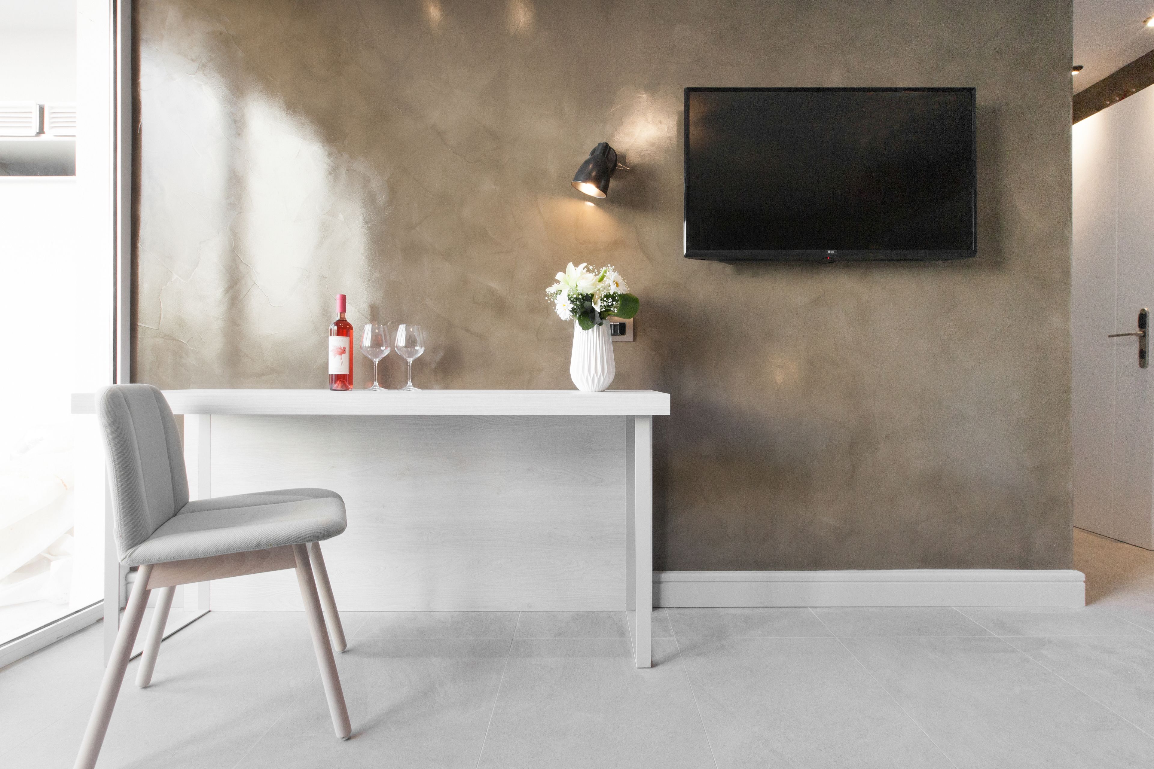 double room, accessible | premium bedding, minibar, in-room safe, blackout curtains