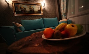 Deluxe Room | Living area | LCD TV