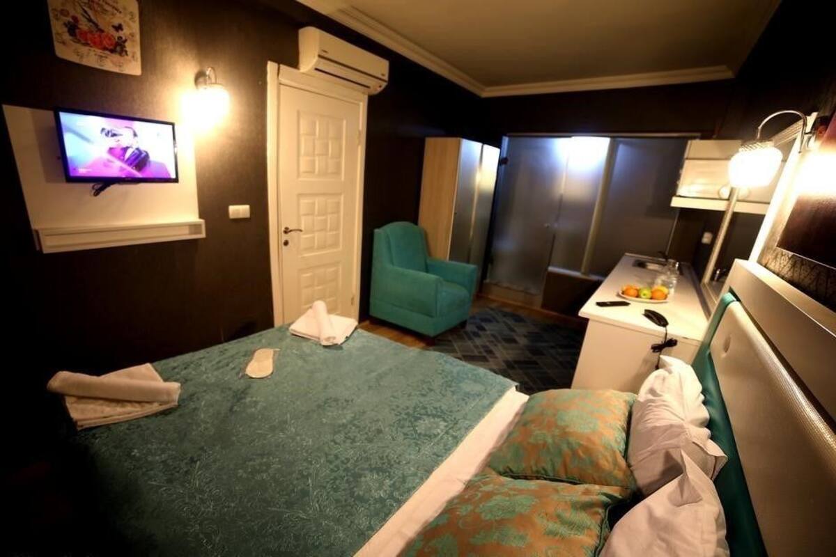 Standard Room | WiFi (free), bed sheets