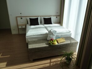 1 quarto, cofres nos quartos, quartos à prova de som, berços grátis