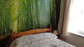 Premium bedding, iron/ironing board, bed sheets