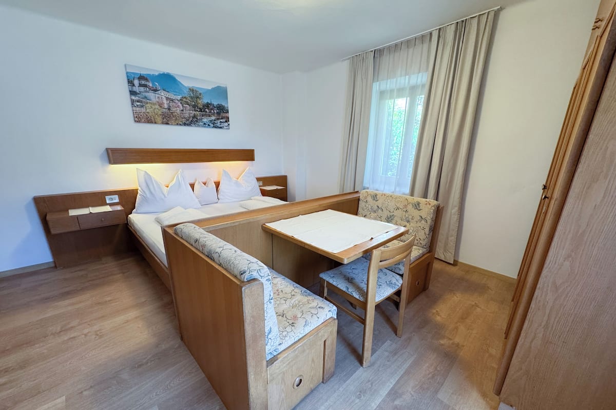 Desk, blackout curtains, free WiFi, bed sheets
