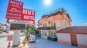 Mặt tiền nơi lưu trú
