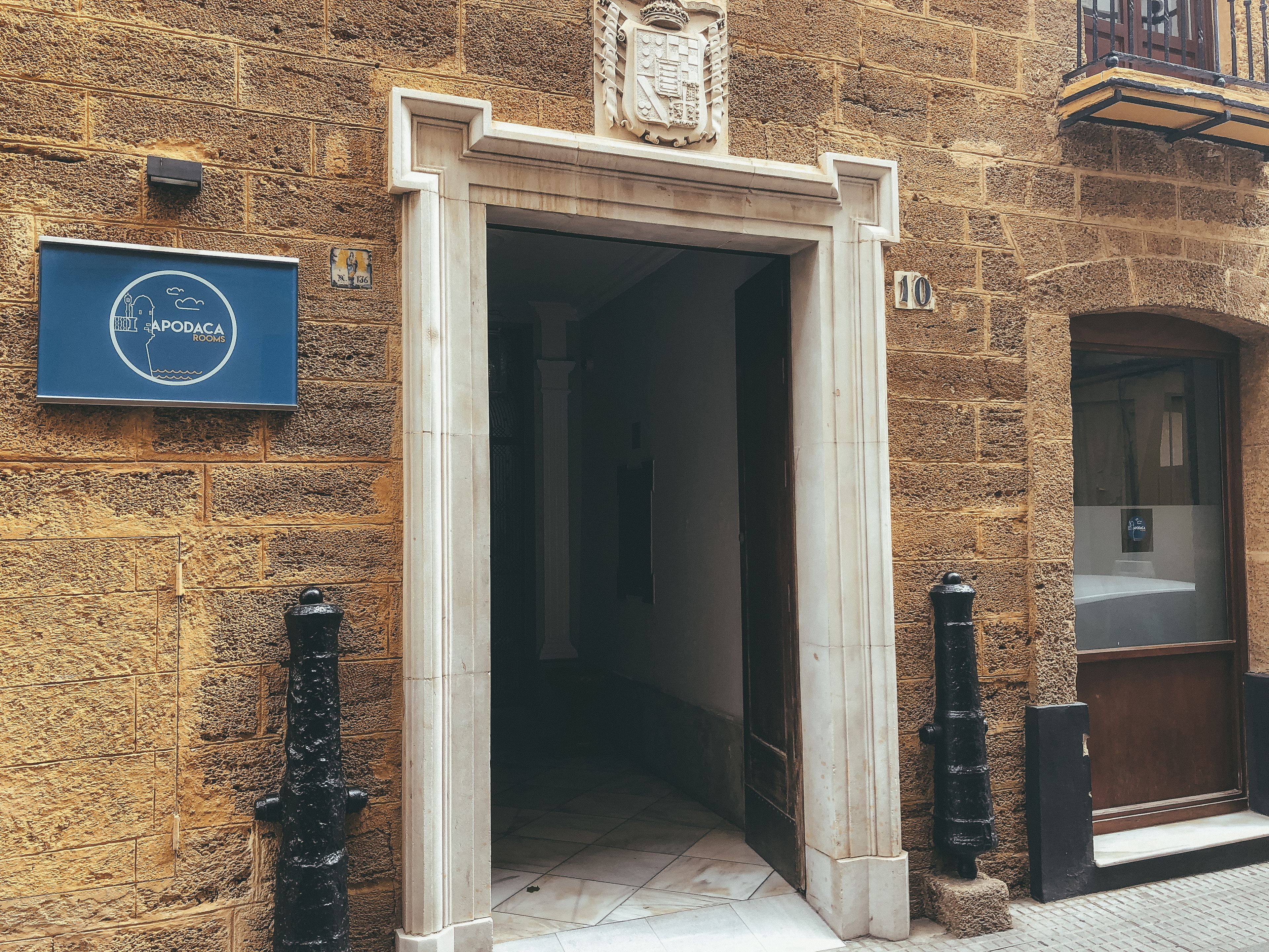 Mặt tiền nơi lưu trú