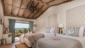 Habitación de lujo con 2 camas individuales, terraza, vistas al valle | Minibar con artículos gratuitos, caja fuerte, wifi gratis y ropa de cama