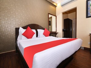 Double or Twin Room | Free WiFi - OYO 12086 Hotel Panchsheel (Jaipur)