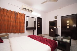 Superior Room - Hotel Mandakini Palace (New Delhi)