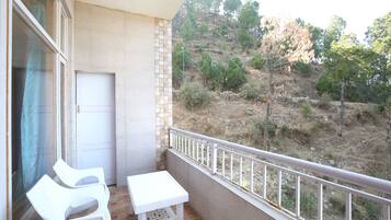 Double or Twin Room | Balcony