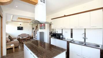 Double or Twin Room | Private kitchen