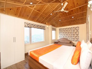 Double or Twin Room - OYO 12185 Home Wayside Villa 3BHK Apartment Kasauli (Kasauli)