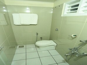 Bathroom - OYO 11909 Star Plaza (Aluva)