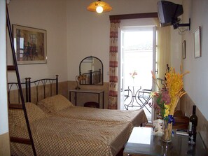 双人房或双床房 | 隔音、熨斗/熨衣板、免费 WiFi、床单