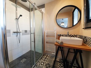 Double Room, Ensuite (Chambre Imsouane) | Bathroom - La Maison Bisca (Biscarrosse)
