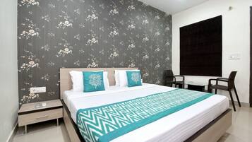 Standard Double Room | Free WiFi, bed sheets
