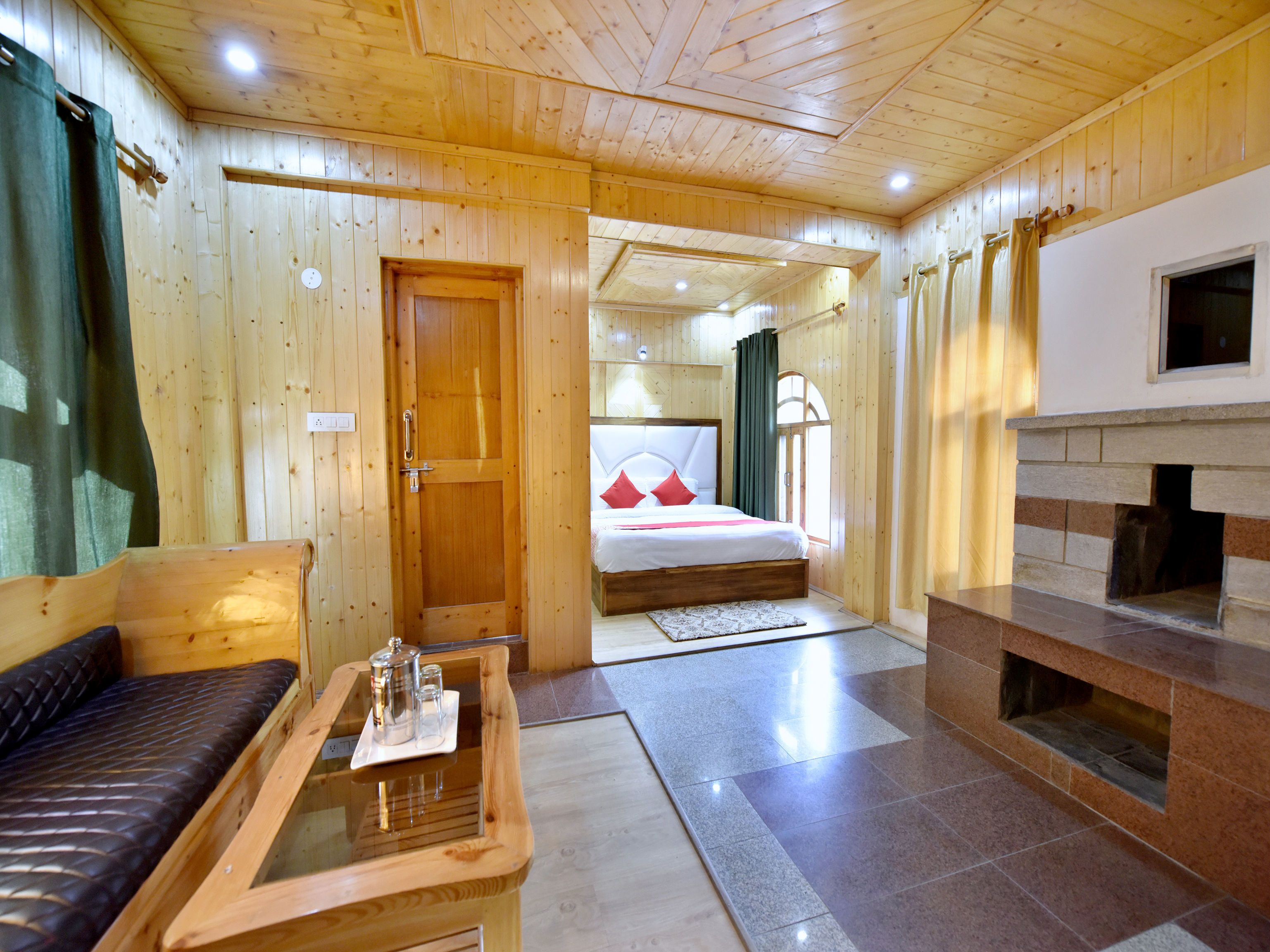 Double or Twin Room | Living area | TV